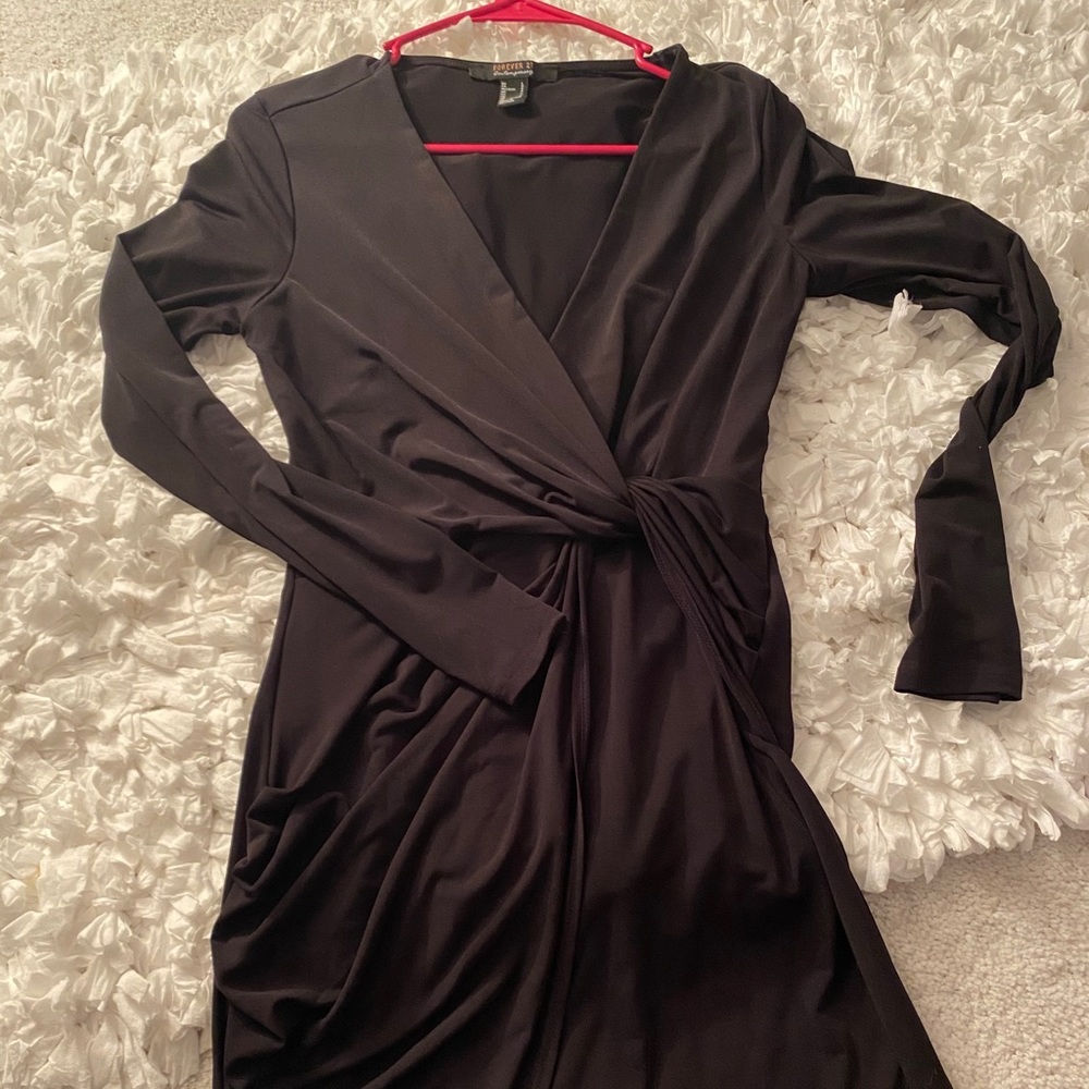 FOREVER21 LITTLE BLACK •long sleeve• dress 👗🖤